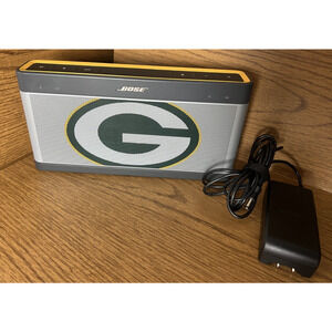 Bose - SoundLink® Bluetooth Speaker III -Limited Greenbay Packers Logo- Silver